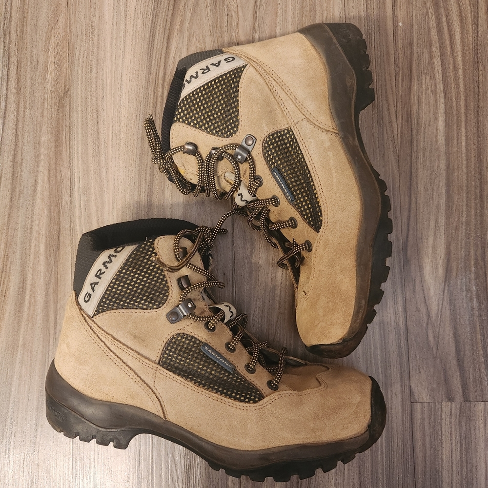 Garmont boots size 8